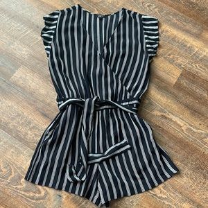 Ann Taylor LOFT Black/White Stripe Tie Waist Romper - M